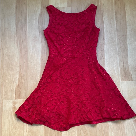 Speechless Vibrant Red Lace Dress size 3 - Picture 2 of 4